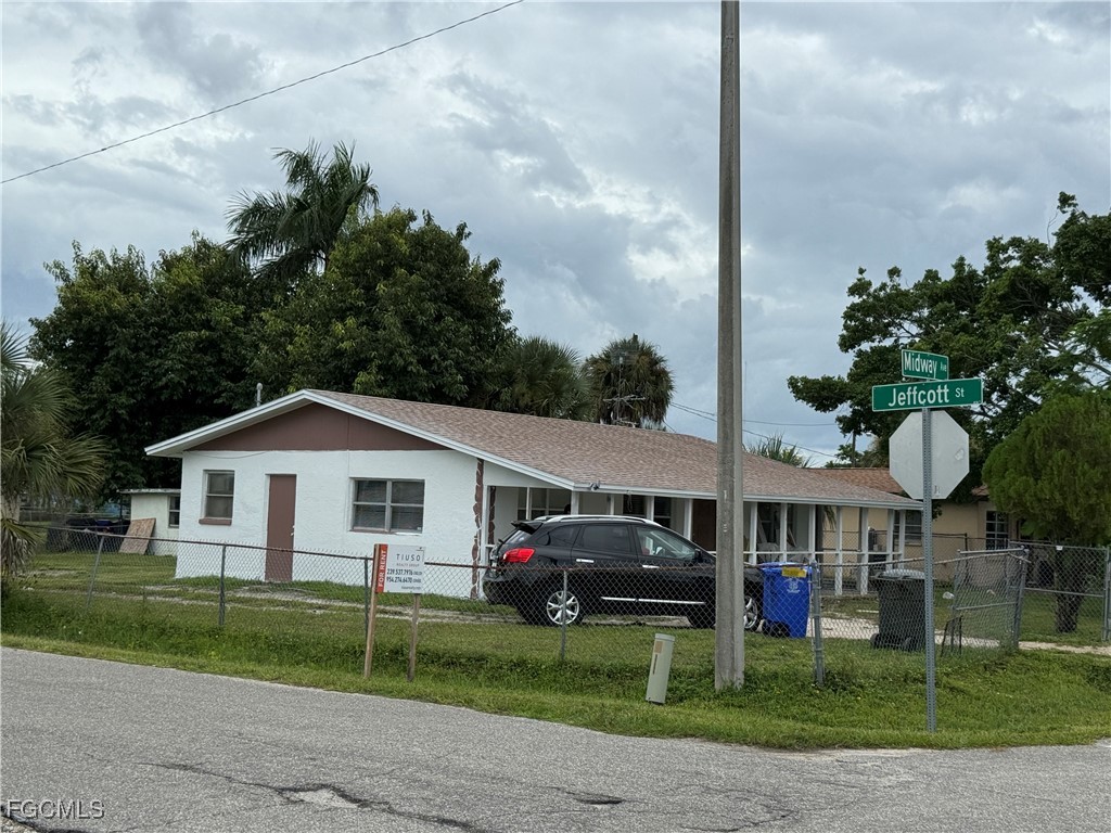 2629 Midway Avenue Fort Myers FL 33916 2025012327 image1