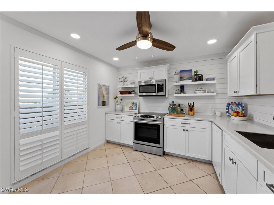 263 Candycane Lane #7 Naples FL 34112 224011959 image1