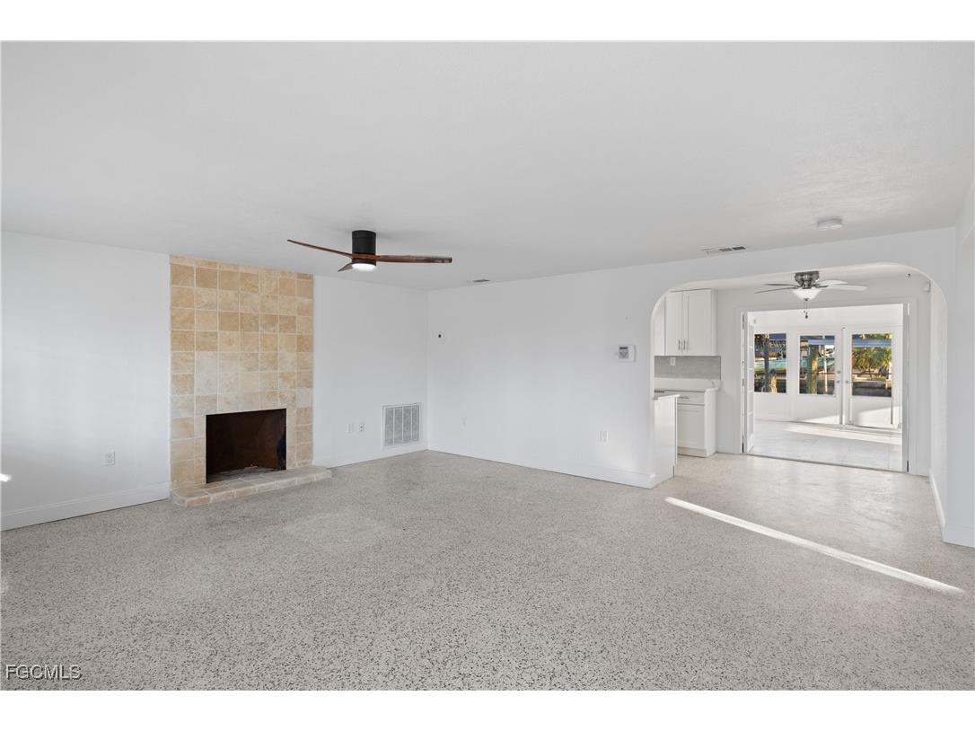 2631 Bayshore Drive Matlacha FL 33993 2025020753 image4