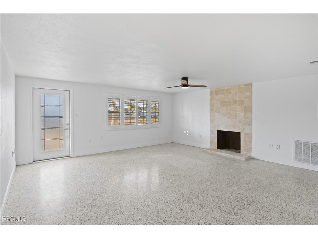 2631 Bayshore Drive Matlacha FL 33993 2025020753 image5