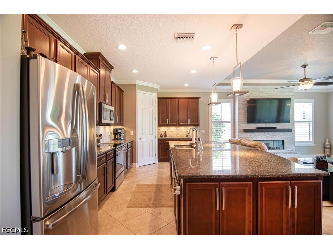 2631 Malaita Court Cape Coral FL 33991 2026021206 image3