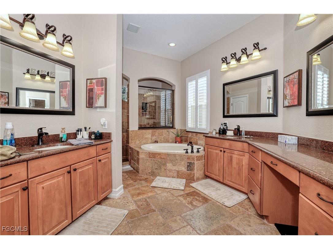 2632 Fairmont Cove Court Cape Coral FL 33991 2025012924 image25