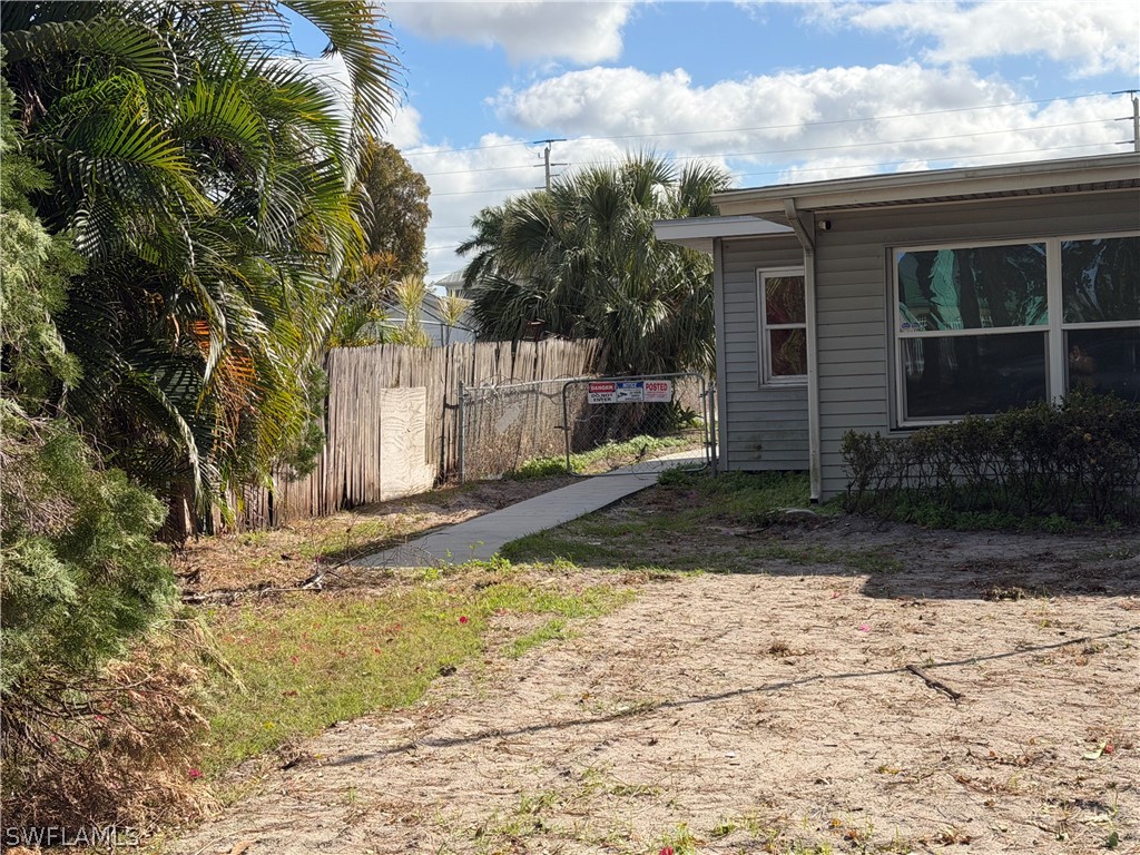 2632 Weeks Avenue Naples FL 34112 226007255 image4