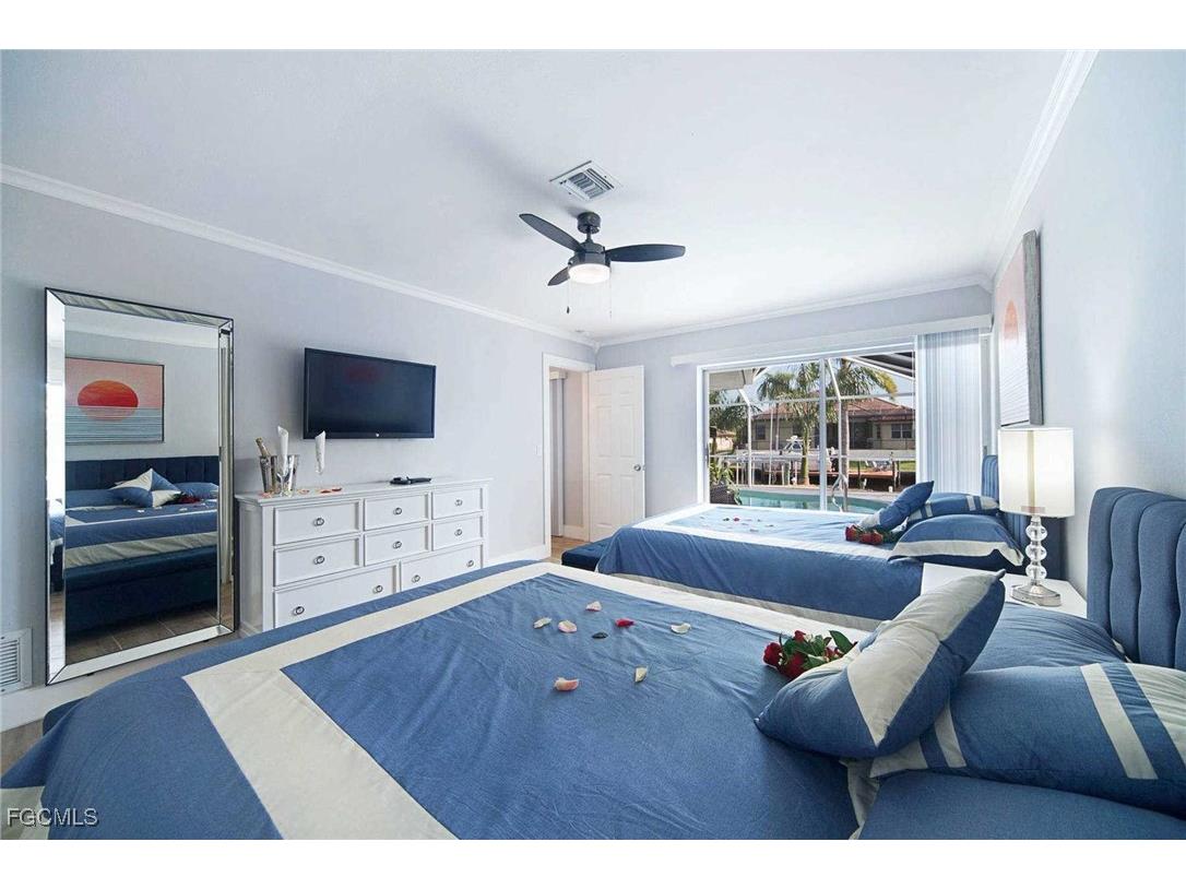 2633 SE 19th Place Cape Coral FL 33904 2025009786 image8