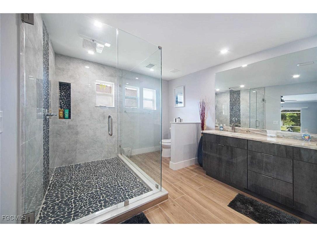 2633 SE 19th Place Cape Coral FL 33904 2025009786 image9