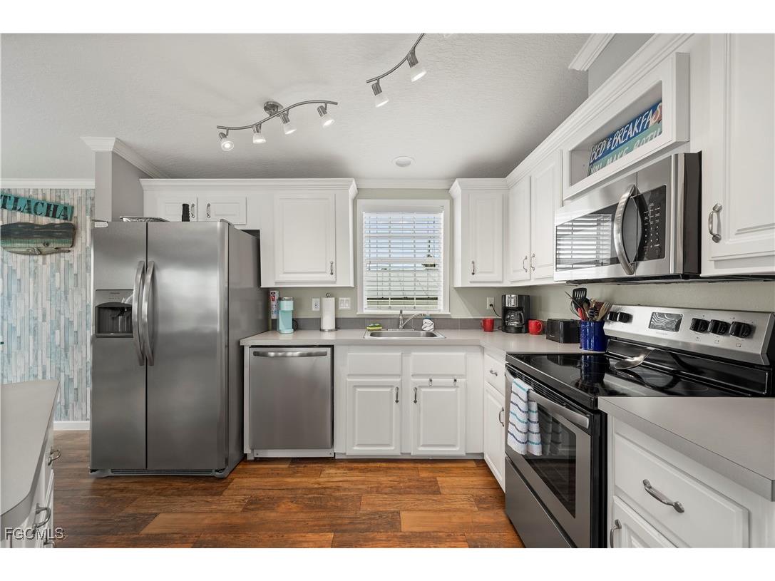 2634 Coco Plum Drive Matlacha FL 33993 2025009867 image10