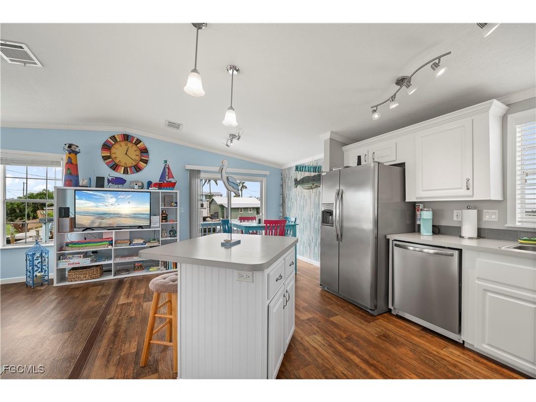 2634 Coco Plum Drive Matlacha FL 33993 2025009867 image9