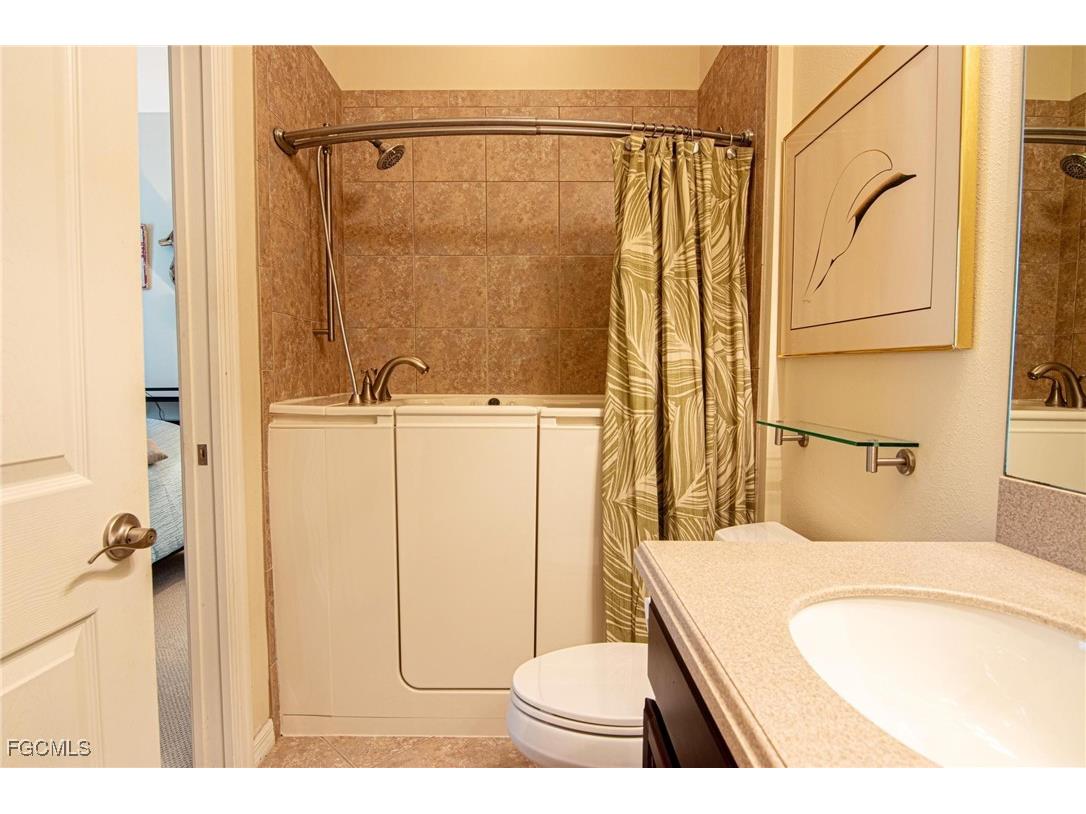 2638 Anguilla Drive Cape Coral FL 33991 2025001347 image17