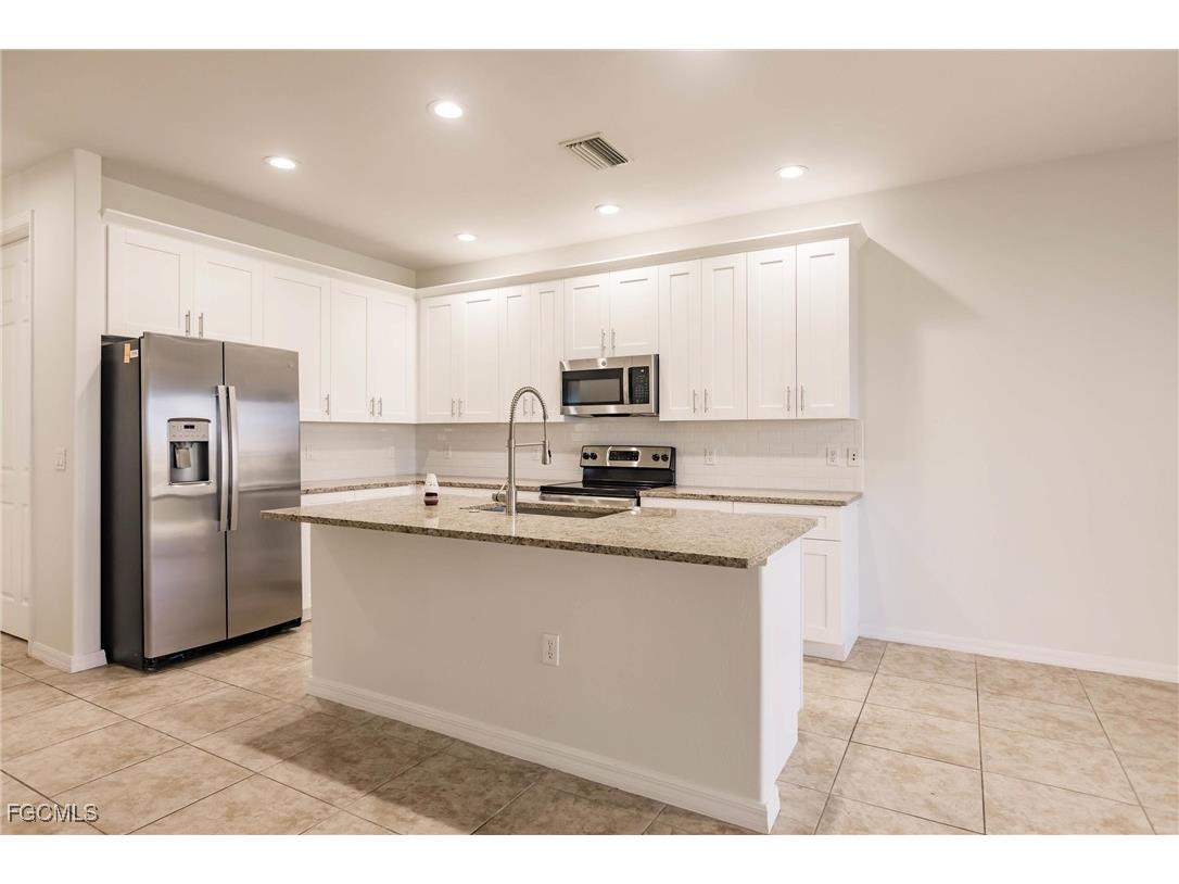 2639 Bellingham Court Cape Coral FL 33991 2025011870 image3