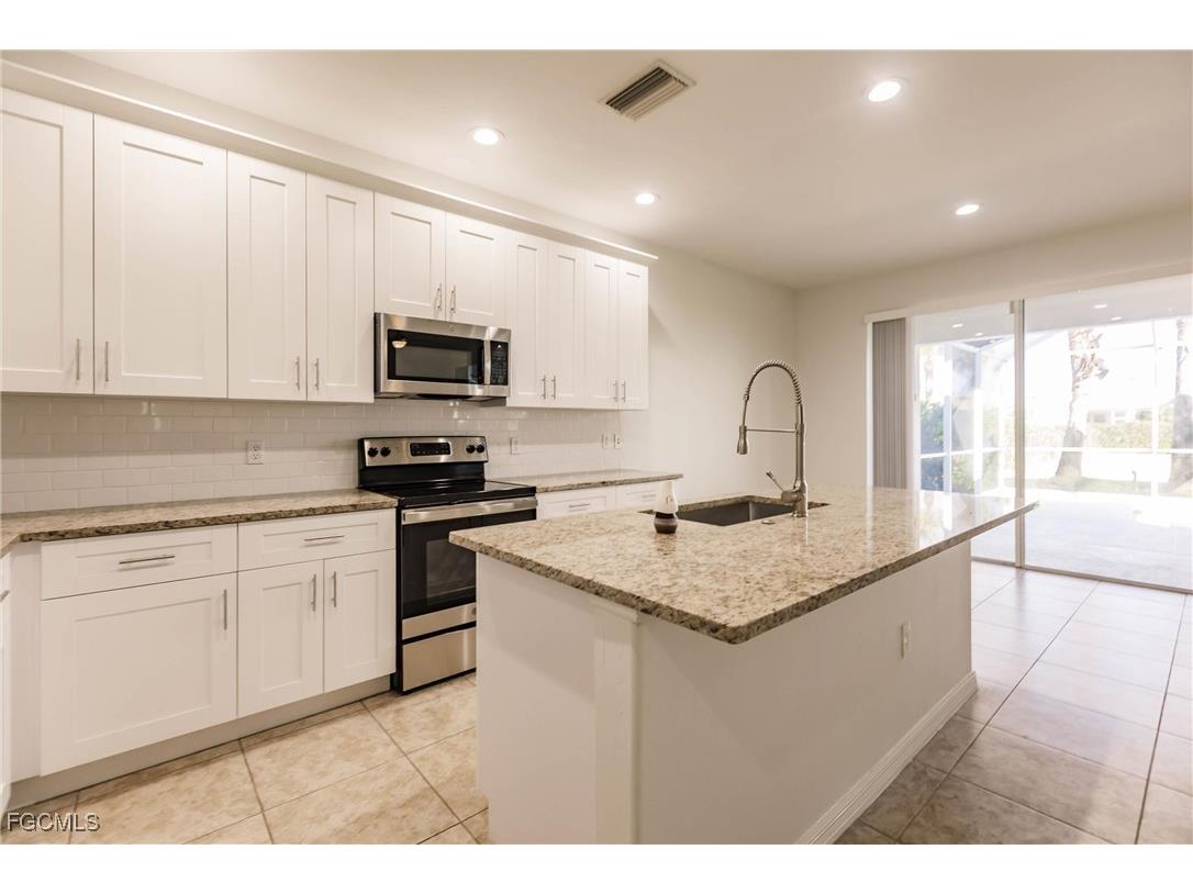 2639 Bellingham Court Cape Coral FL 33991 2025011870 image4