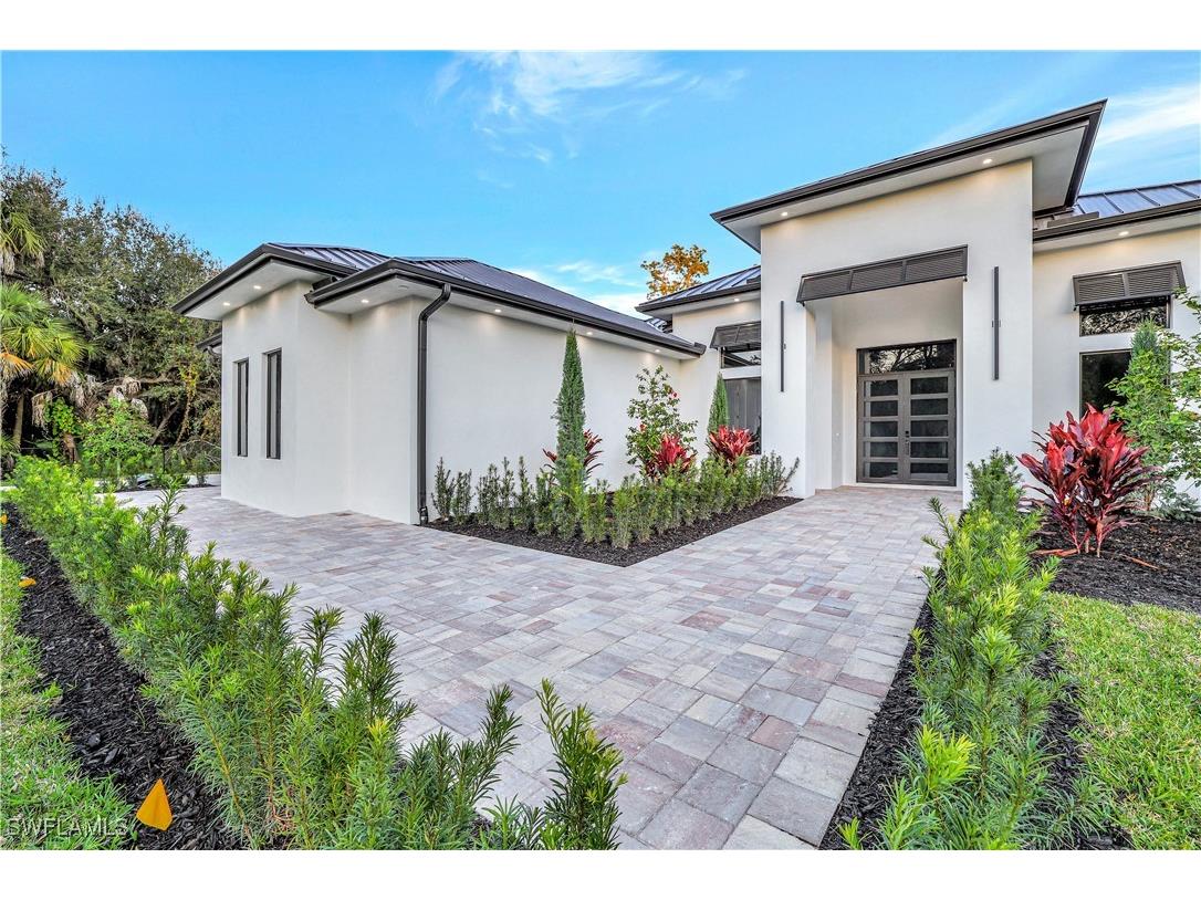 264 13th Street NW Naples FL 34120 225077926 image1