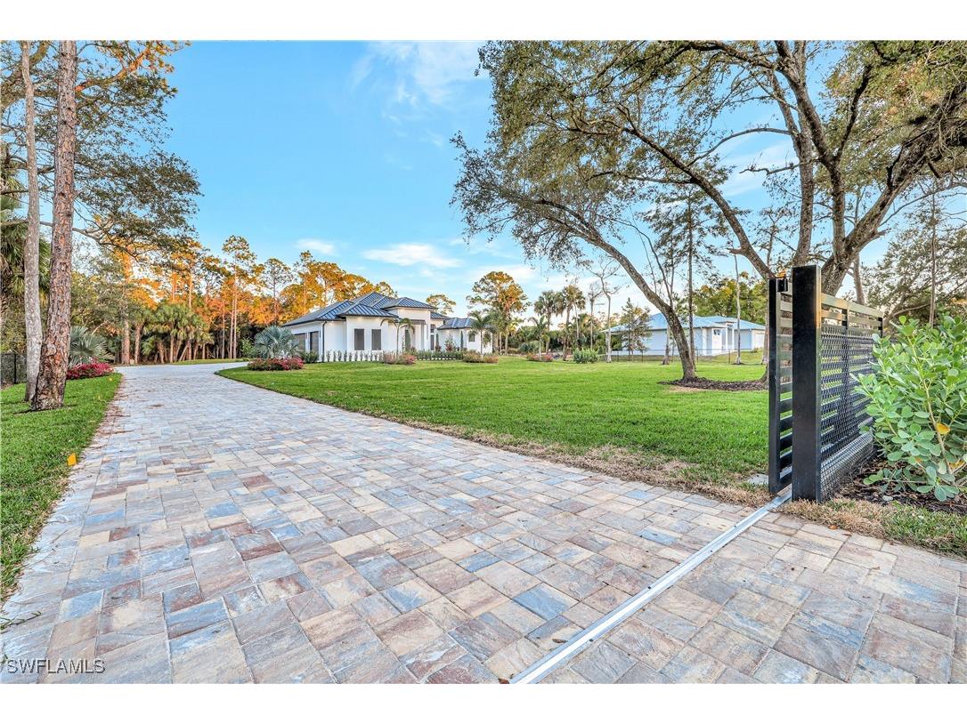 264 13th Street NW Naples FL 34120 225077926 image6