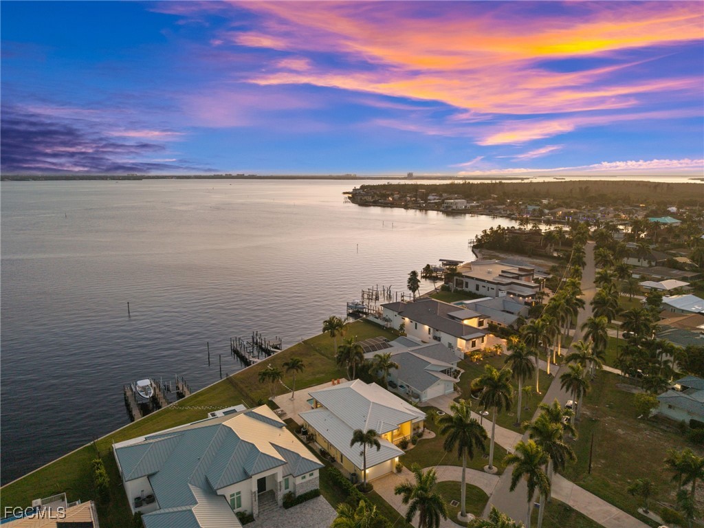 264 Bayshore Drive Cape Coral FL 33904 2025023898 image1