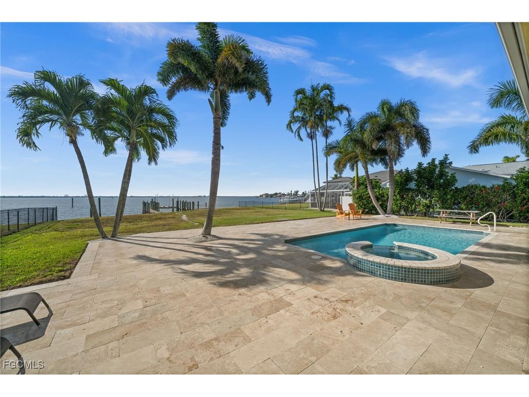 264 Bayshore Drive Cape Coral FL 33904 2025023898 image9