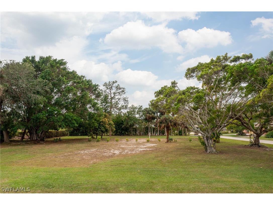264 Cypress Way Way W Naples FL 34110 226009922 image8
