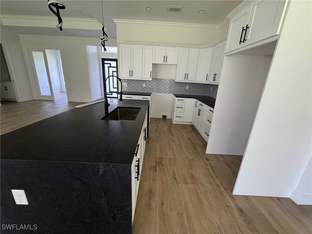 264 Golden Gate Boulevard E Naples FL 34117 225065188 image12