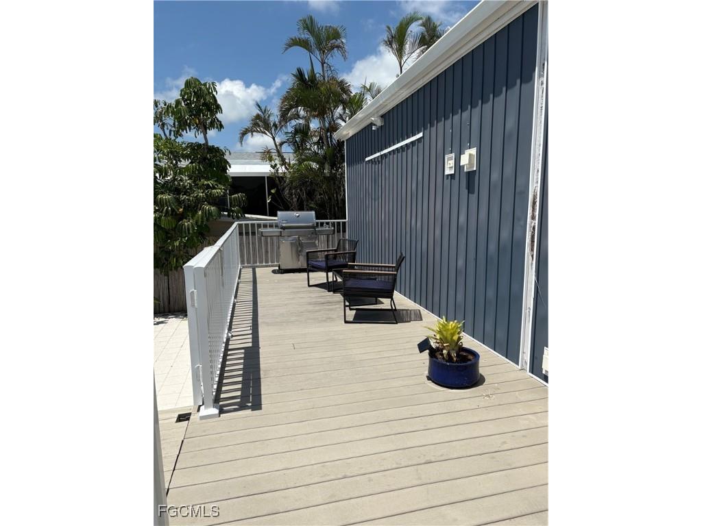 2642 York Road Saint James City FL 33956 2025006913 image12