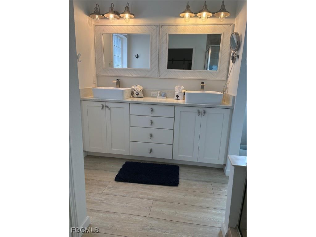 2642 York Road Saint James City FL 33956 2025006913 image6