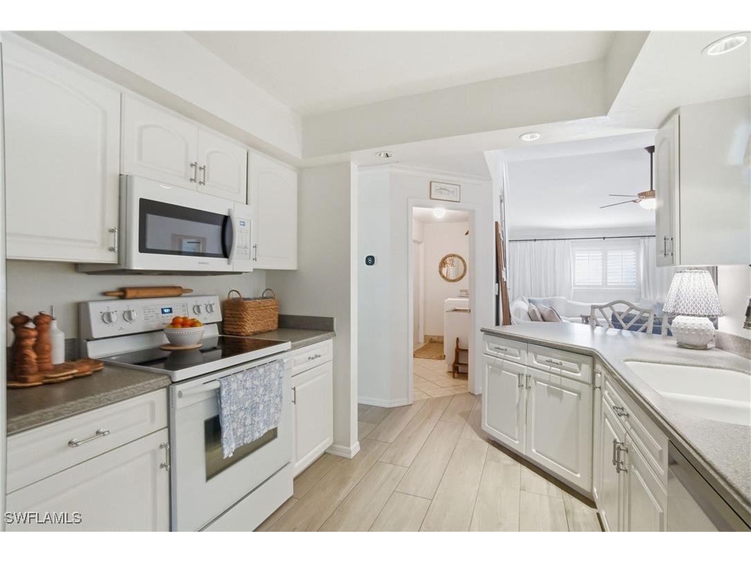 2644 River Reach Drive Naples FL 34104 226002691 image17