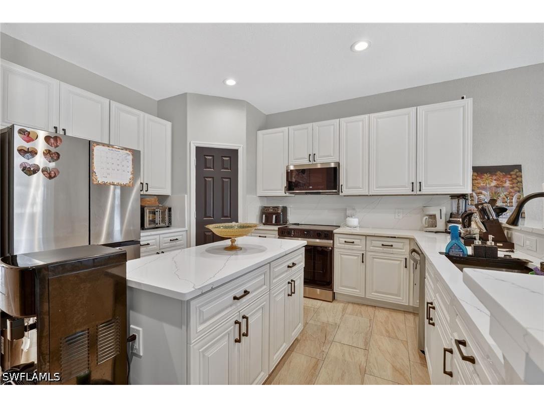 2645 Fishtail Palm Court Naples FL 34120 226015861 image8