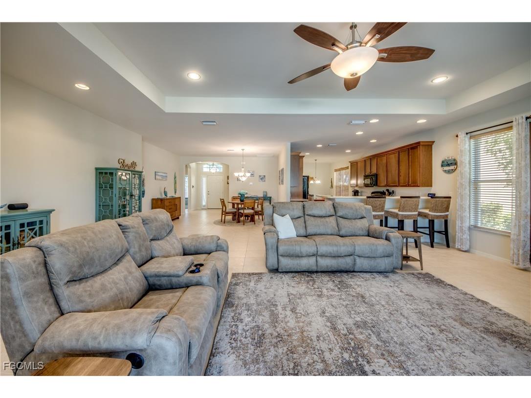 2647 Maraval Court Cape Coral FL 33991 2025019143 image4