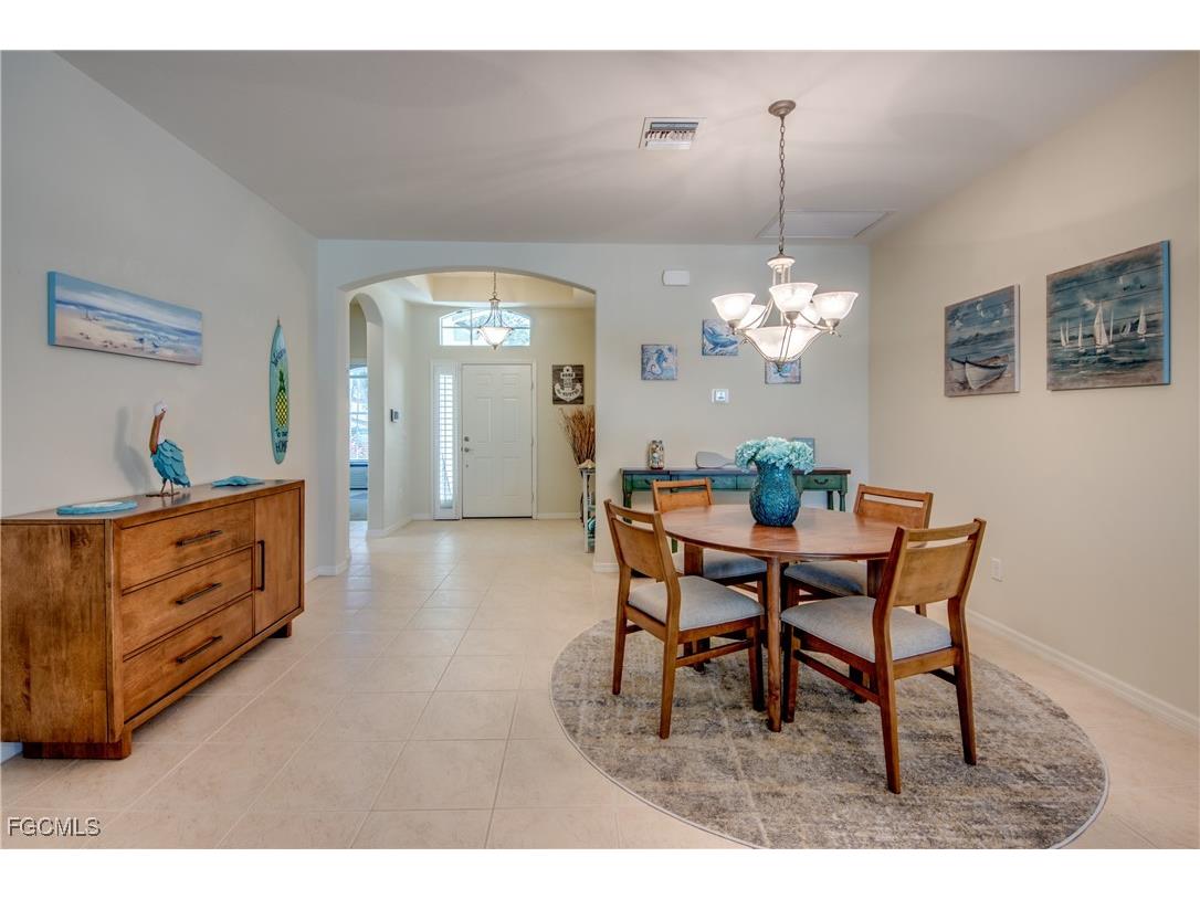 2647 Maraval Court Cape Coral FL 33991 2025019143 image6