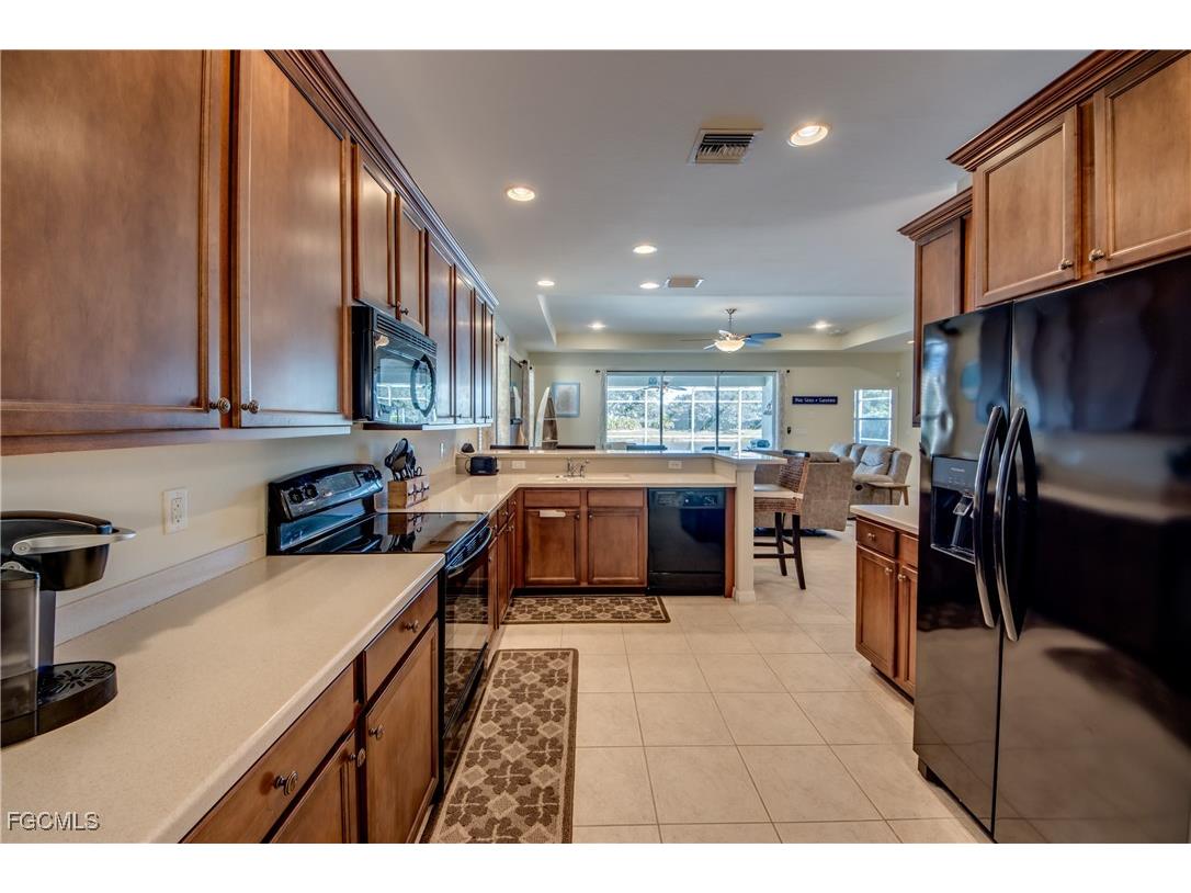 2647 Maraval Court Cape Coral FL 33991 2025019143 image9