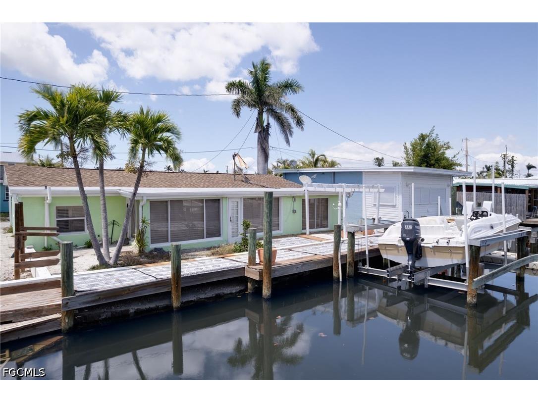2647 Pine Street Matlacha FL 33993 2026016983 image1