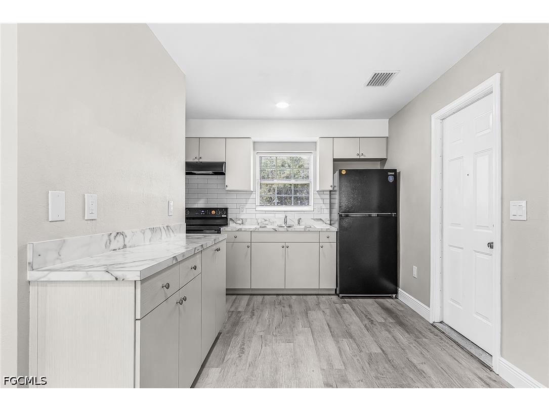 2648 Michigan Avenue Fort Myers FL 33916 2026022326 image23