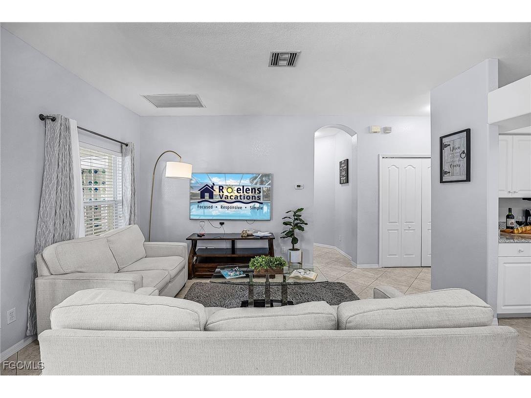 2649 SW 32nd Street Cape Coral FL 33914 2026000971 image4