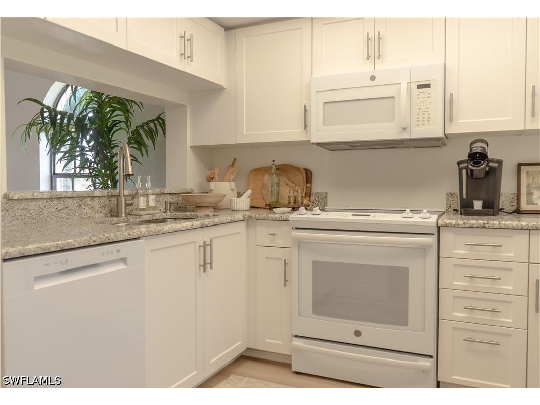 265 Deerwood Circle #10 Naples FL 34113 226015579 image17