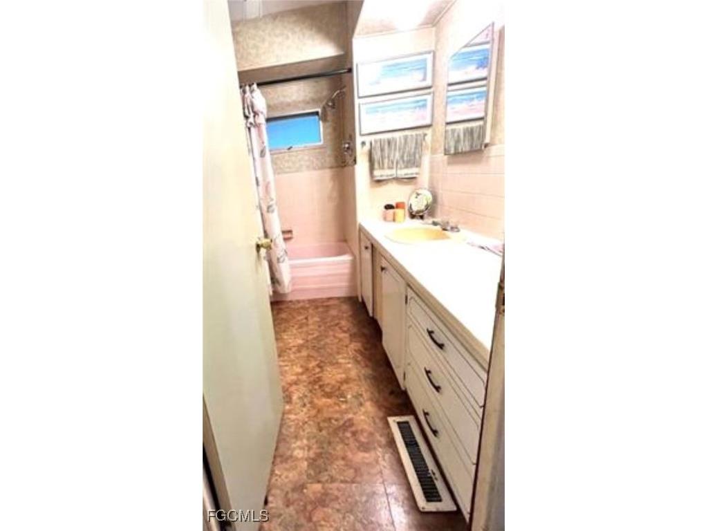 265 Fireball Lane North Fort Myers FL 33917 2025024889 image8