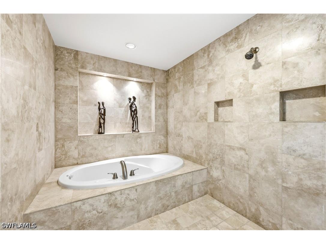 265 Indies Way #701 Naples FL 34110 226016602 image27