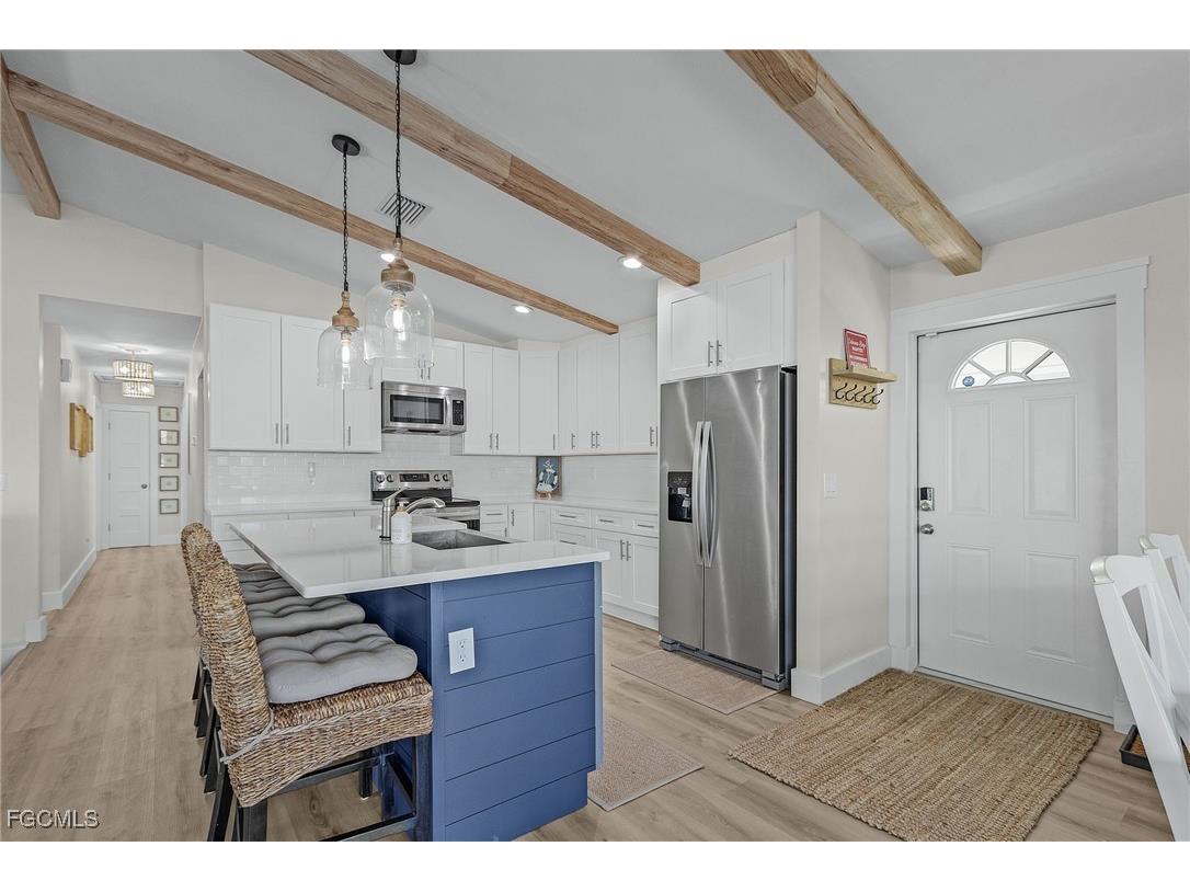 265 Primo Drive Fort Myers Beach FL 33931 2025015163 image5