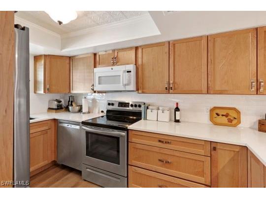 265 Yorkshire Court #8 Naples FL 34112 225083552 image22