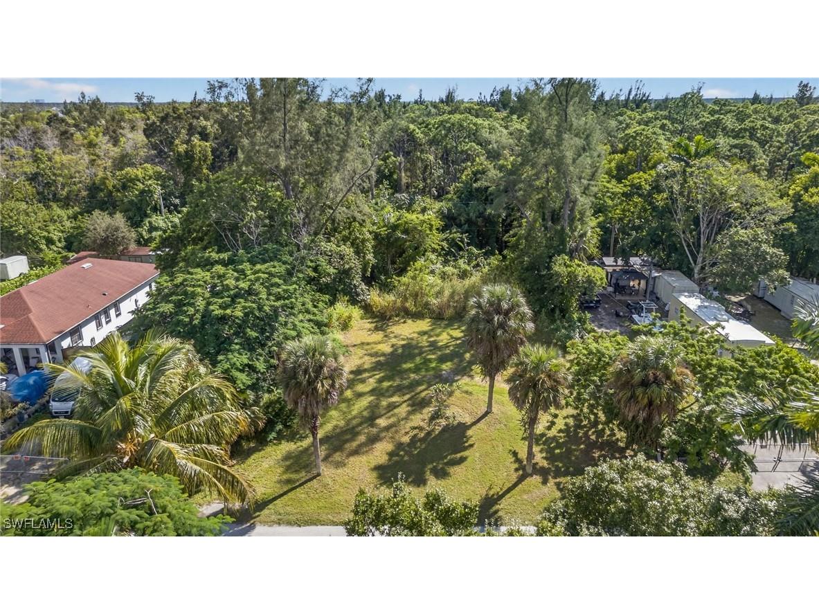 2650 Holly Avenue Naples FL 34112 225077265 image10