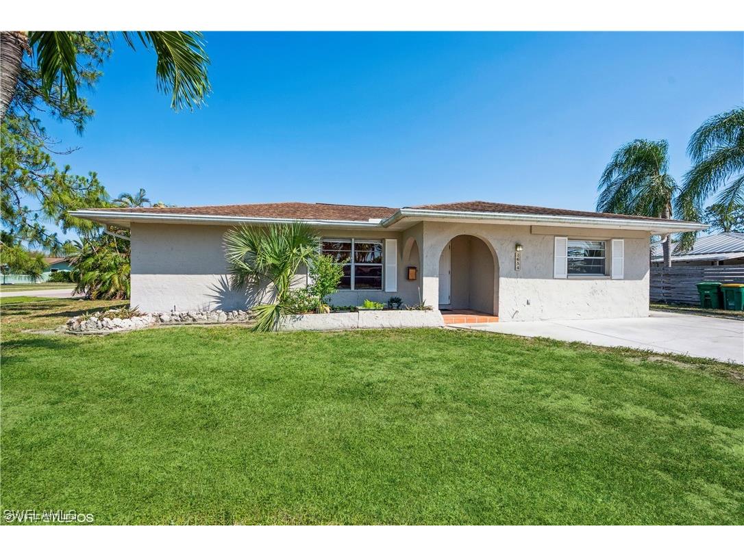 2654 Poinciana Drive Naples FL 34105 222069195 image1