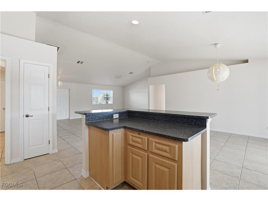 2654 SW 32nd Street Cape Coral FL 33914 2025023147 image10