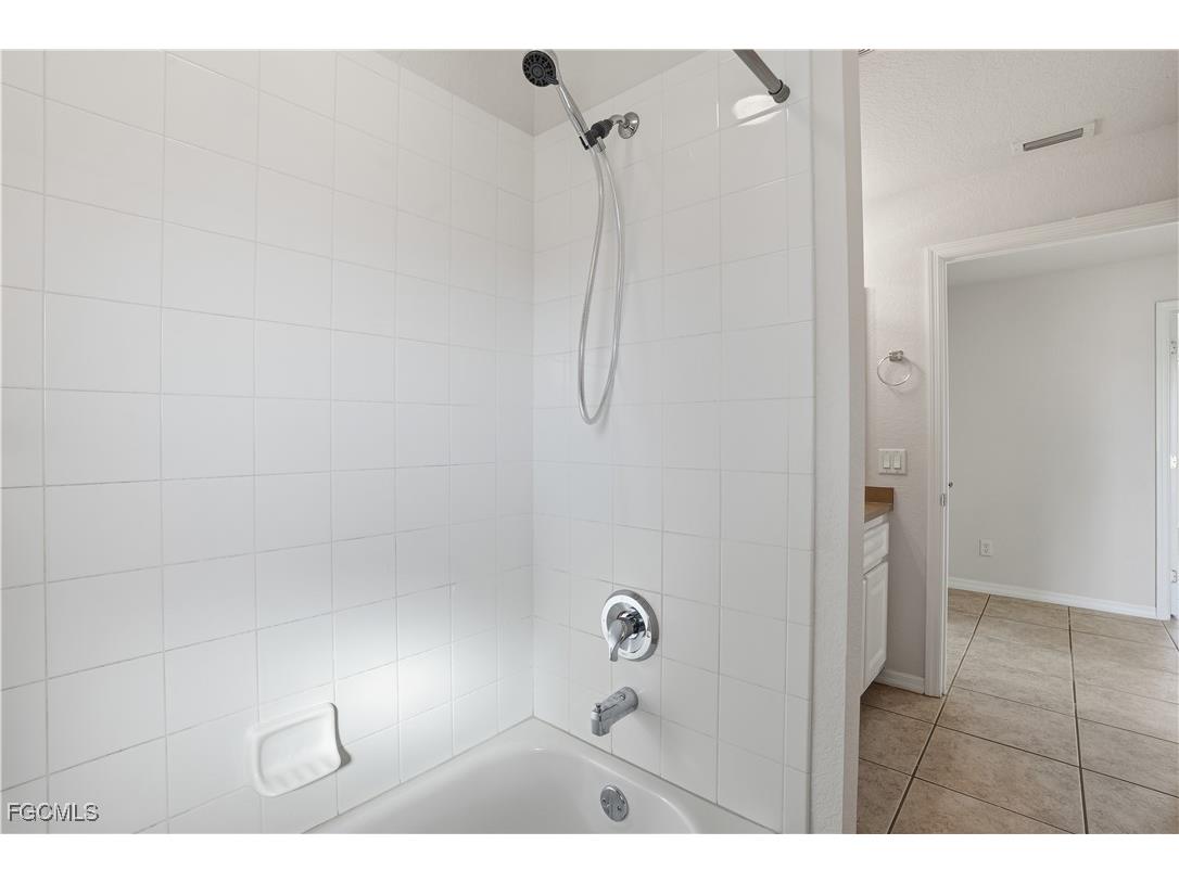 2654 SW 32nd Street Cape Coral FL 33914 2025023147 image32