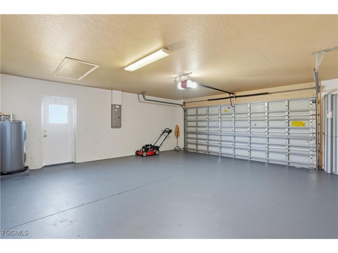 2654 SW 32nd Street Cape Coral FL 33914 2025023147 image37