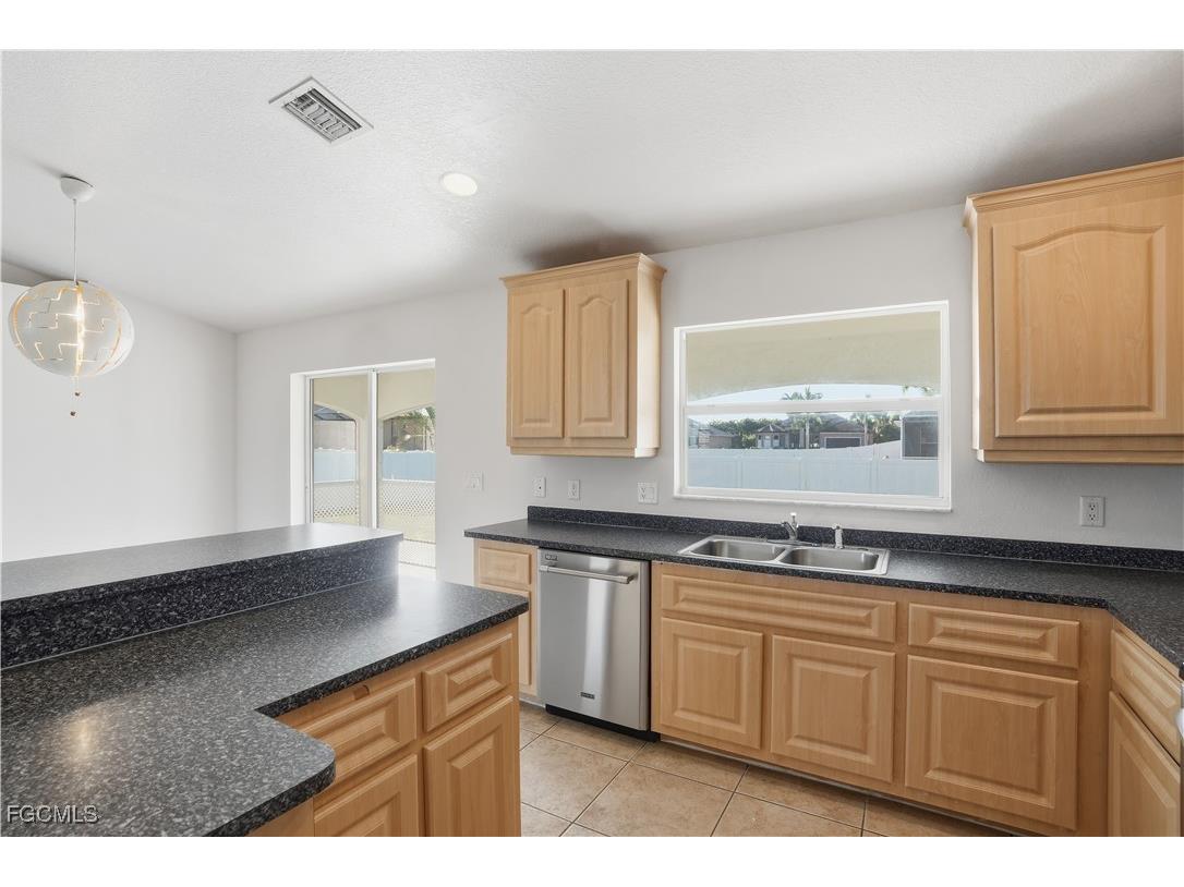 2654 SW 32nd Street Cape Coral FL 33914 2025023147 image9