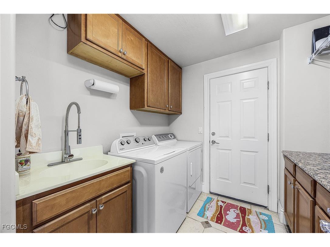 2656 Astwood Court Cape Coral FL 33991 2025025471 image32