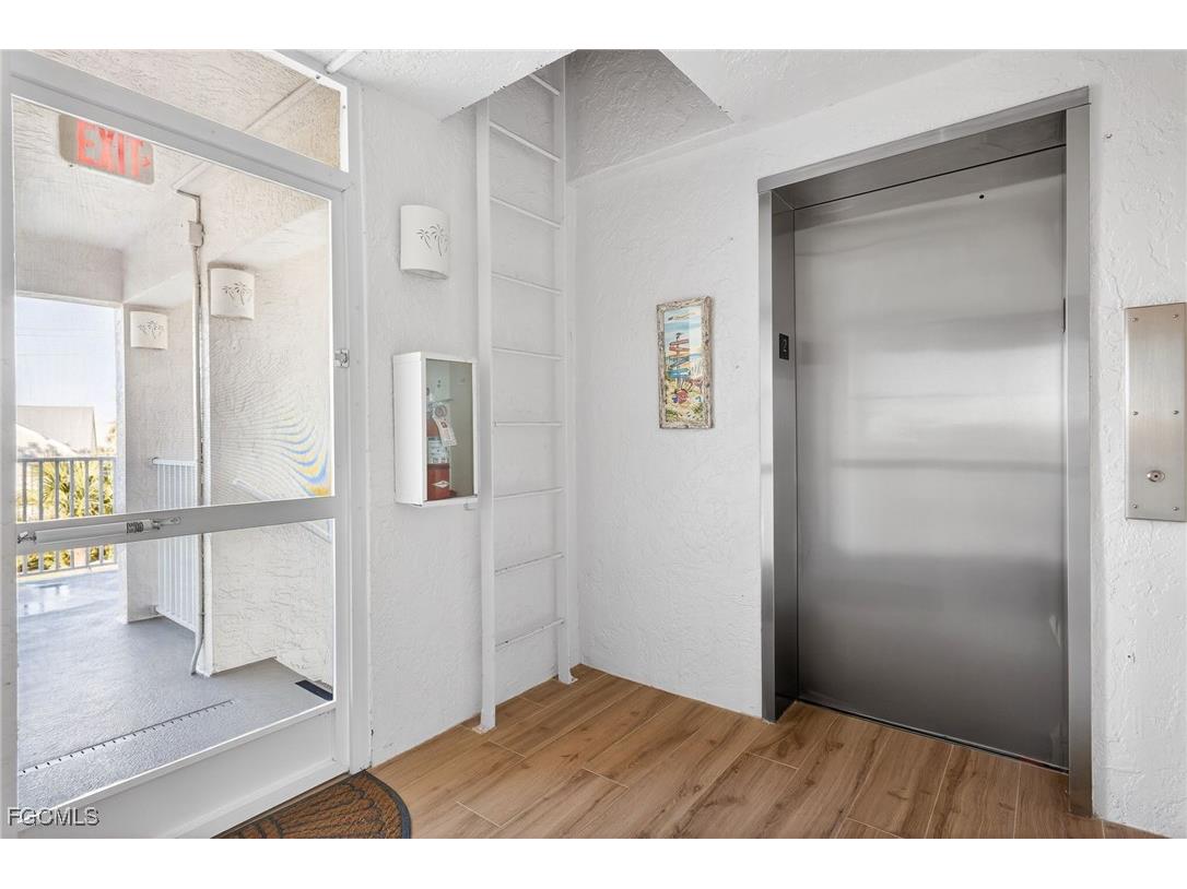 2659 W Gulf Drive #C201 Sanibel FL 33957 2026000247 image31