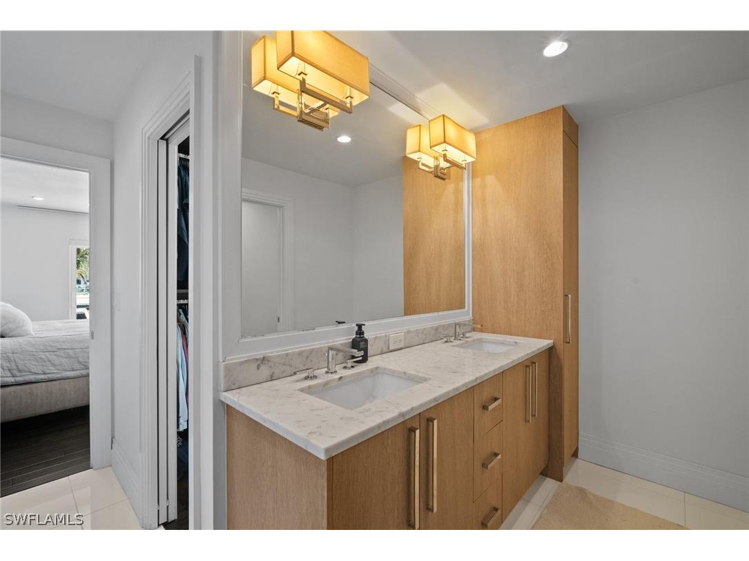 266 Egret Avenue Naples FL 34108 226007076 image27