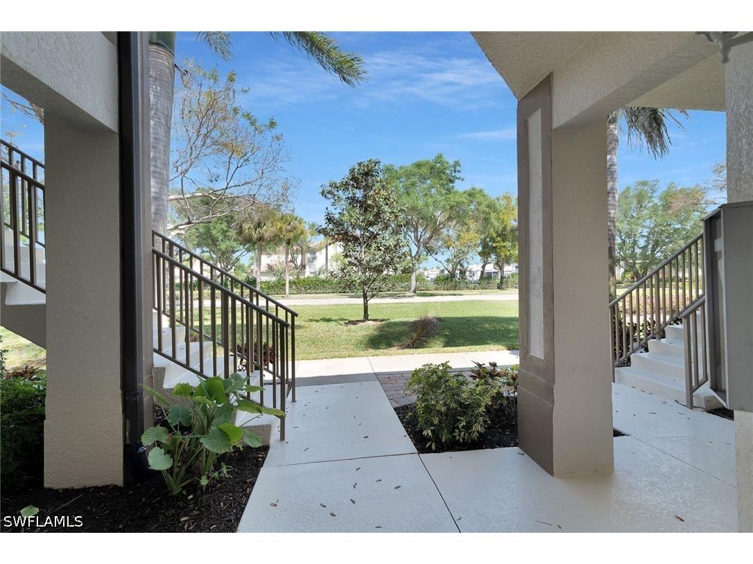 266 Newport Drive #305 Naples FL 34114 226015451 image5