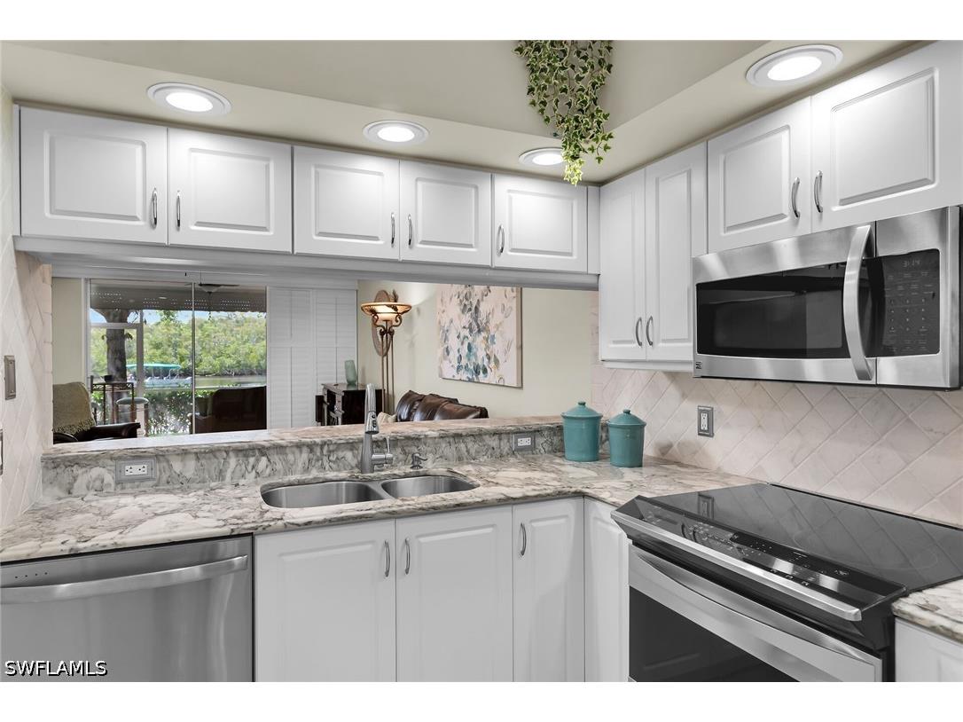 266 Newport Drive #305 Naples FL 34114 226015451 image9