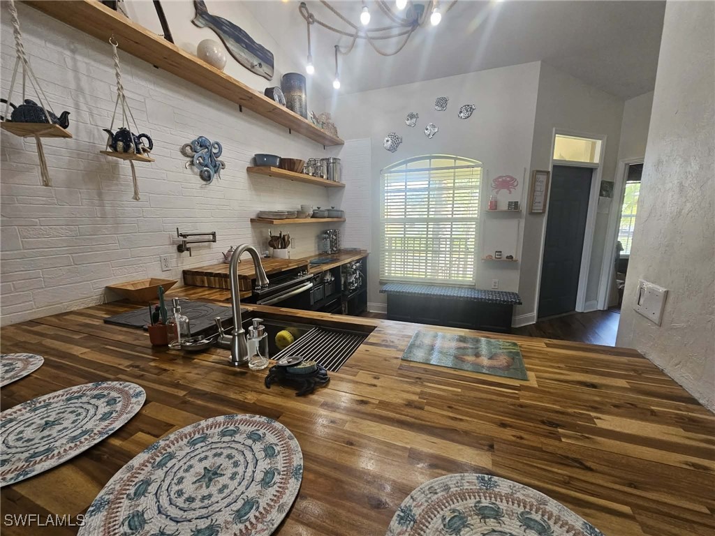 266 Newport Drive #310 Naples FL 34114 225084622 image6