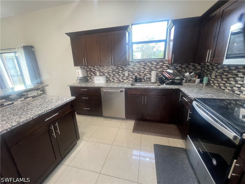 2660 72nd Avenue NE Naples FL 34120 226015640 image2