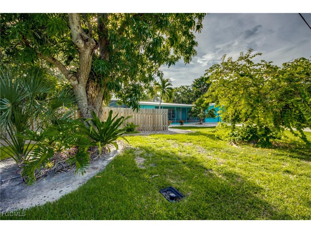 2660 Date Street Saint James City FL 33956 2025008977 image3