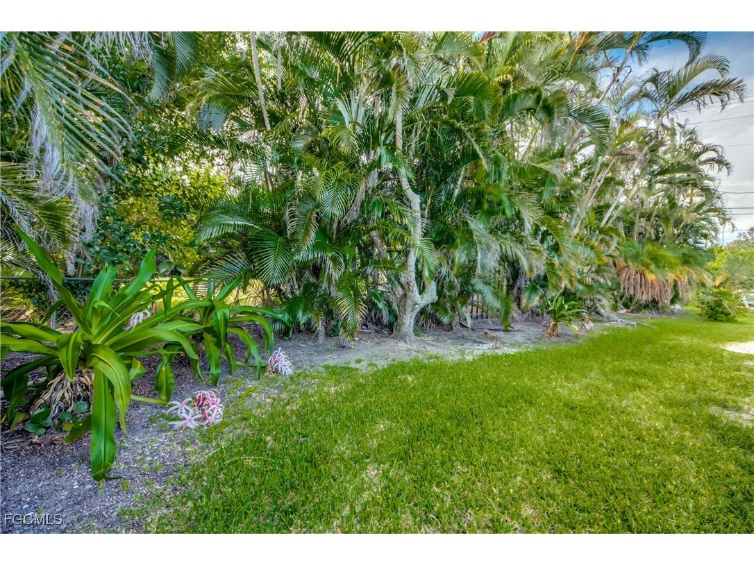 2660 Date Street Saint James City FL 33956 2025008977 image37